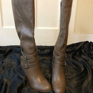 Knee high brown boots size 8 brand new